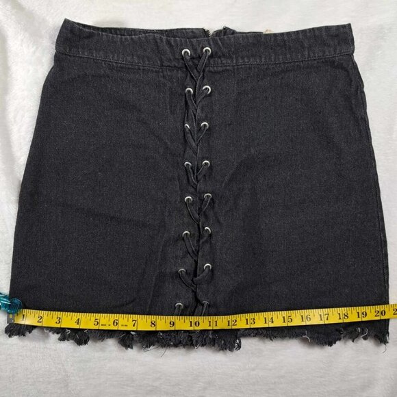 Fantastic Fawn Women's size L Black Wash Jean Mini Skirt Lace‎ Up Frayed Hemline - Picture 7 of 8